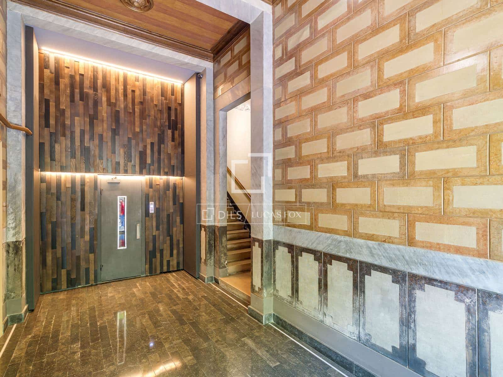 Ático de 3 habitaciones en Barcelona ciudad en venta - 795.000 € (Ref: 9795600)