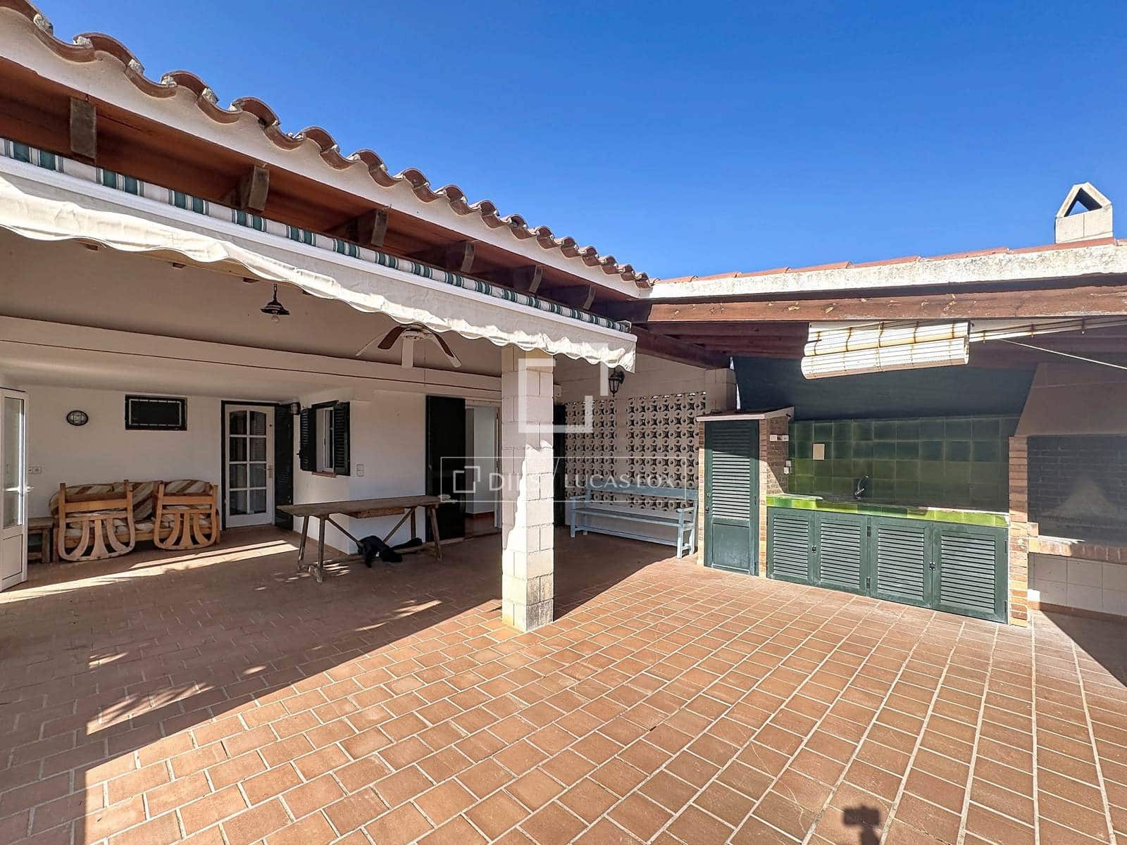 5 sypialnia Willa na sprzedaż w Es Castell z basenem - 690 000 € (Ref: 9795601)