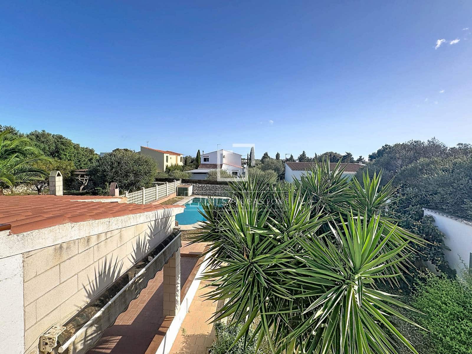 5 sypialnia Willa na sprzedaż w Es Castell z basenem - 690 000 € (Ref: 9795601)