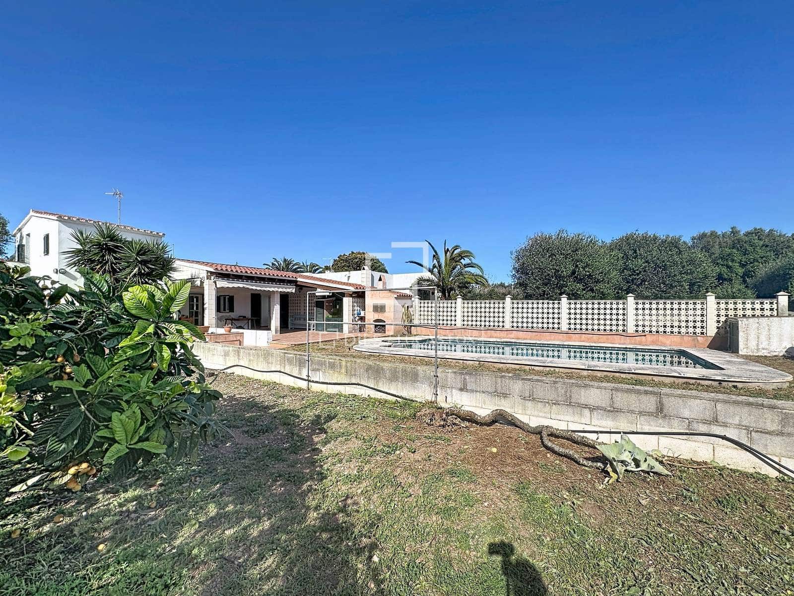 5 sypialnia Willa na sprzedaż w Es Castell z basenem - 690 000 € (Ref: 9795601)