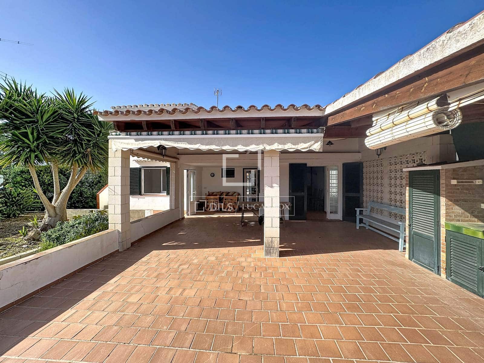 5 sypialnia Willa na sprzedaż w Es Castell z basenem - 690 000 € (Ref: 9795601)