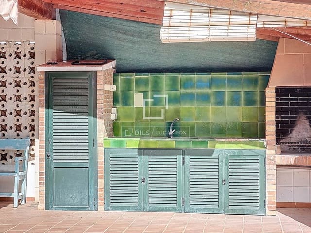 5 sypialnia Willa na sprzedaż w Es Castell z basenem - 690 000 € (Ref: 9795601)