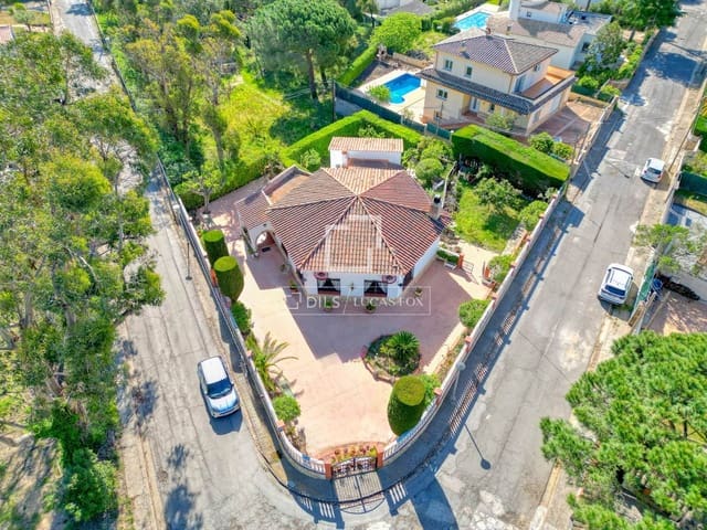 4 chambre Villa/Maison à vendre à Platja d'Aro, Castell-Platja d'Aro - 870 000 € (Ref: 9795772)