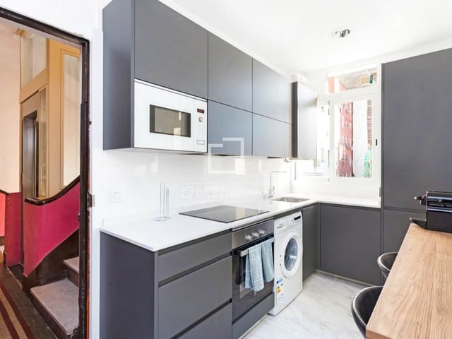 2 sovrum Lägenhet att hyra i Argüelles, Madrid stad - 2 500 € (Ref: 9795773)