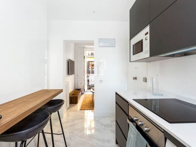 2 sovrum Lägenhet att hyra i Argüelles, Madrid stad - 2 500 € (Ref: 9795773)