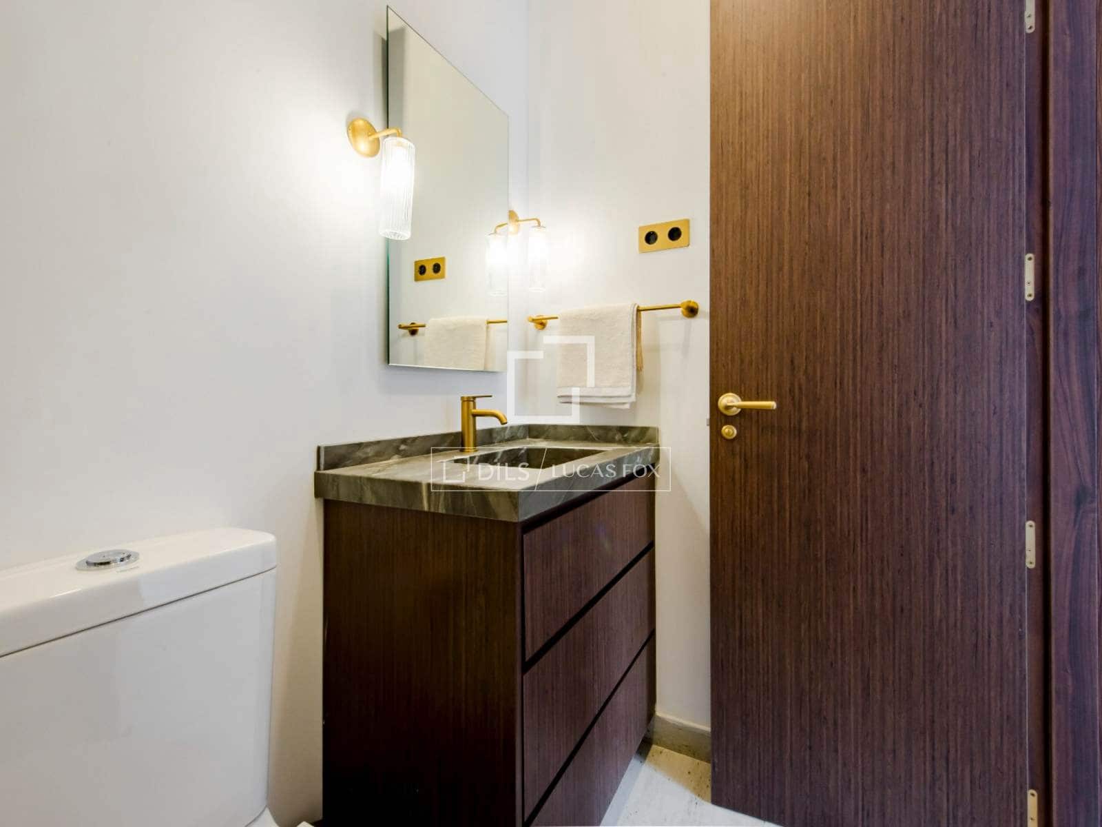 Penthouse de 2 chambres à louer à Madrid ville - 10 000 € (Ref: 9797428)