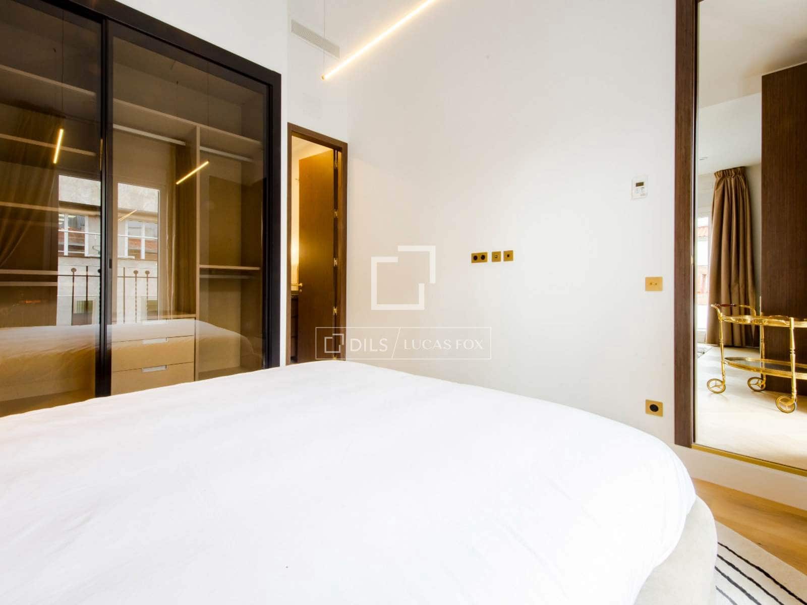 Penthouse de 2 chambres à louer à Madrid ville - 10 000 € (Ref: 9797428)