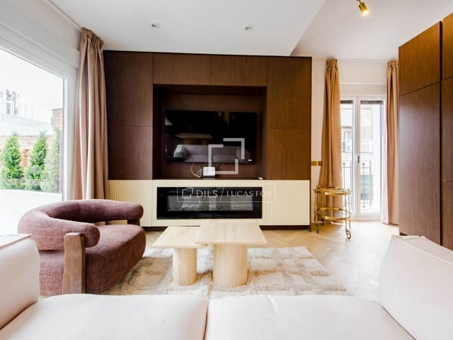Penthouse de 2 chambres à louer à Madrid ville - 10 000 € (Ref: 9797428)