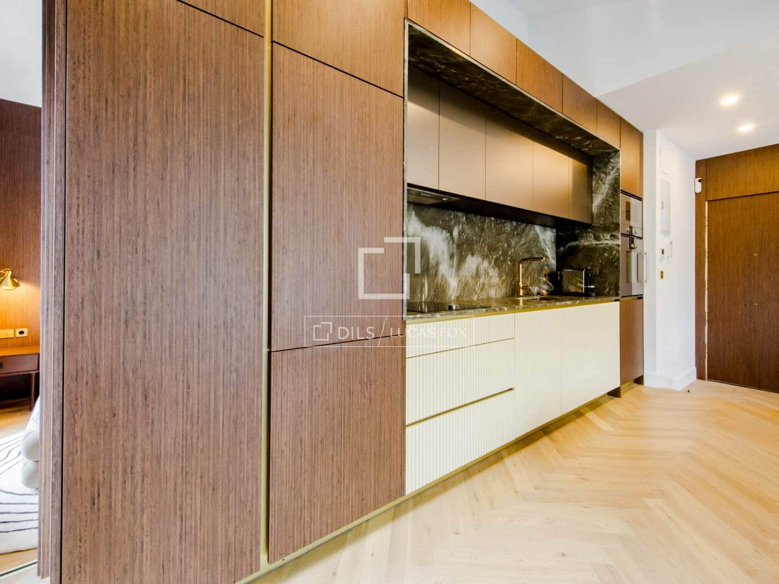 Penthouse de 2 chambres à louer à Madrid ville - 10 000 € (Ref: 9797428)
