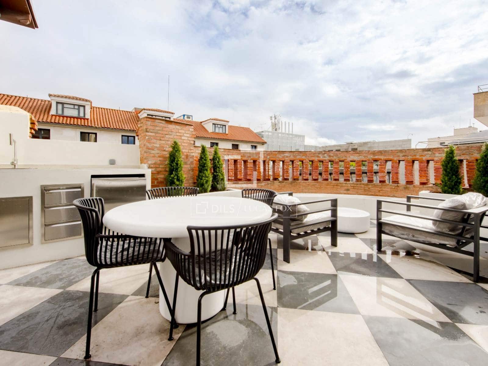 Penthouse de 2 chambres à louer à Madrid ville - 10 000 € (Ref: 9797428)