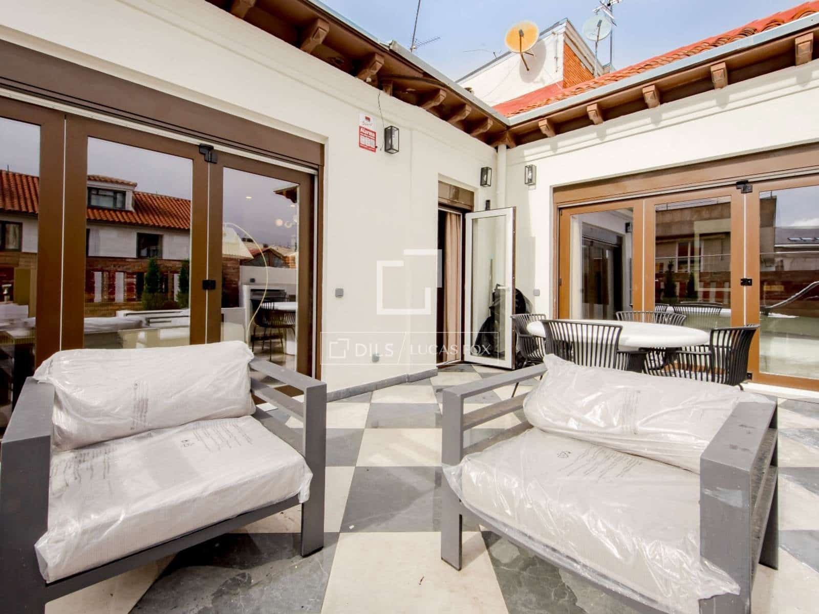 Penthouse de 2 chambres à louer à Madrid ville - 10 000 € (Ref: 9797428)