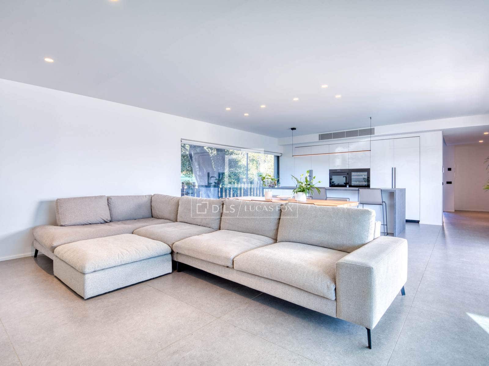 5 sypialnia Willa na sprzedaż w Santa Cristina d'Aro z basenem garażem - 2 325 000 € (Ref: 9797429)