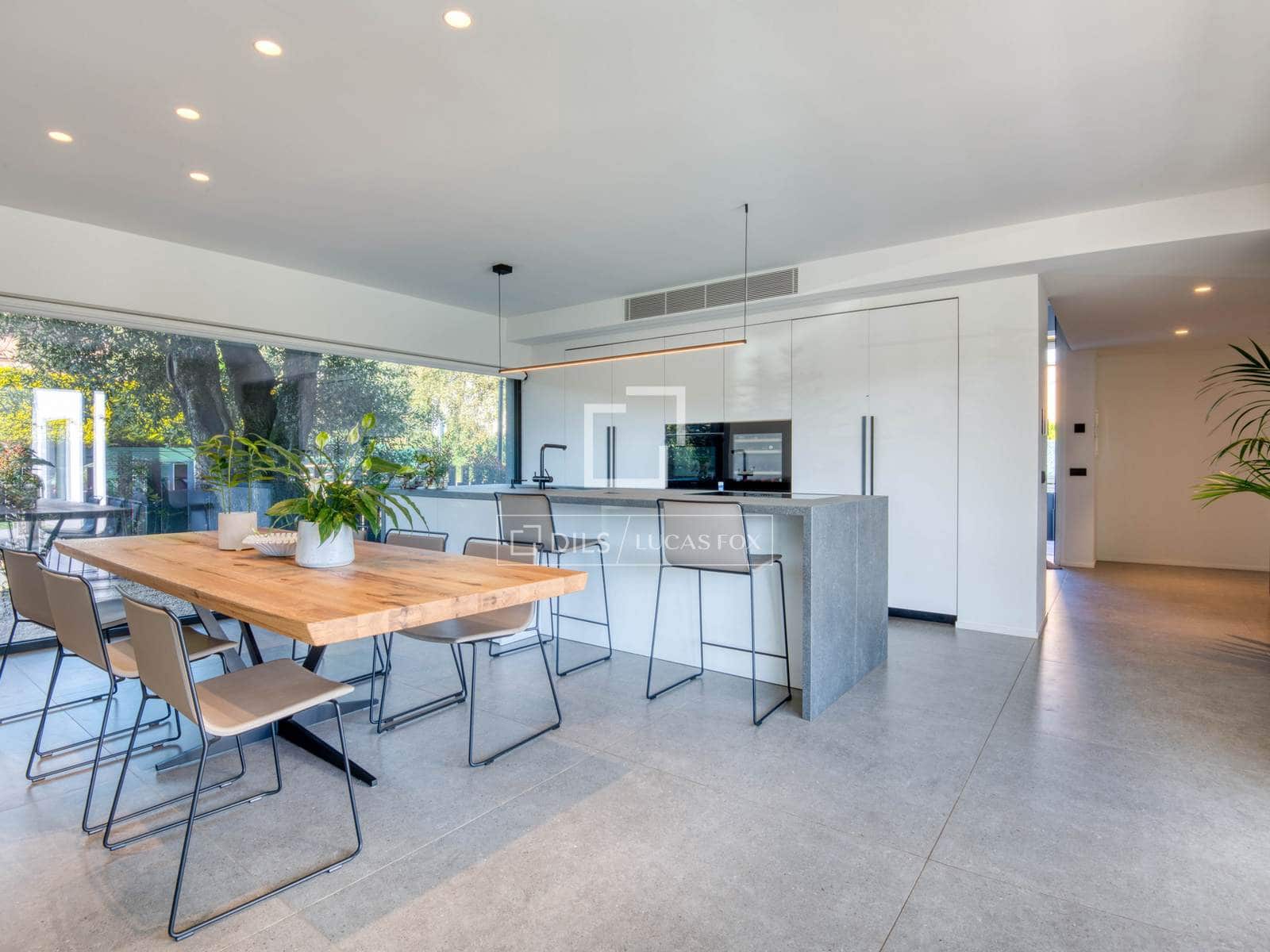 5 sypialnia Willa na sprzedaż w Santa Cristina d'Aro z basenem garażem - 2 325 000 € (Ref: 9797429)