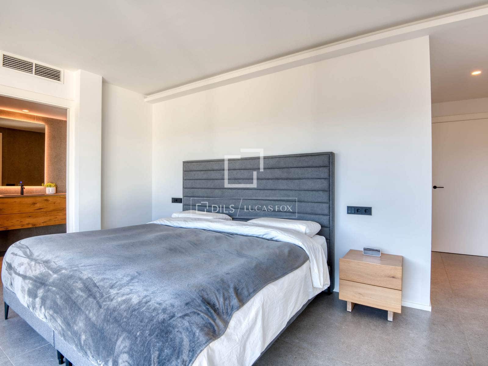 5 sypialnia Willa na sprzedaż w Santa Cristina d'Aro z basenem garażem - 2 325 000 € (Ref: 9797429)