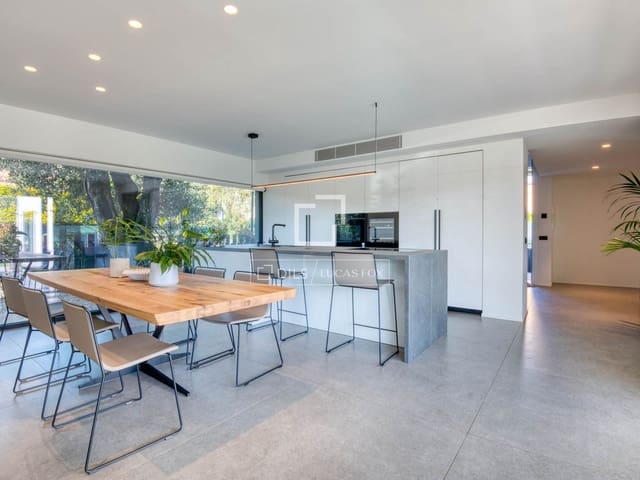 5 sypialnia Willa na sprzedaż w Santa Cristina d'Aro z basenem garażem - 2 325 000 € (Ref: 9797429)