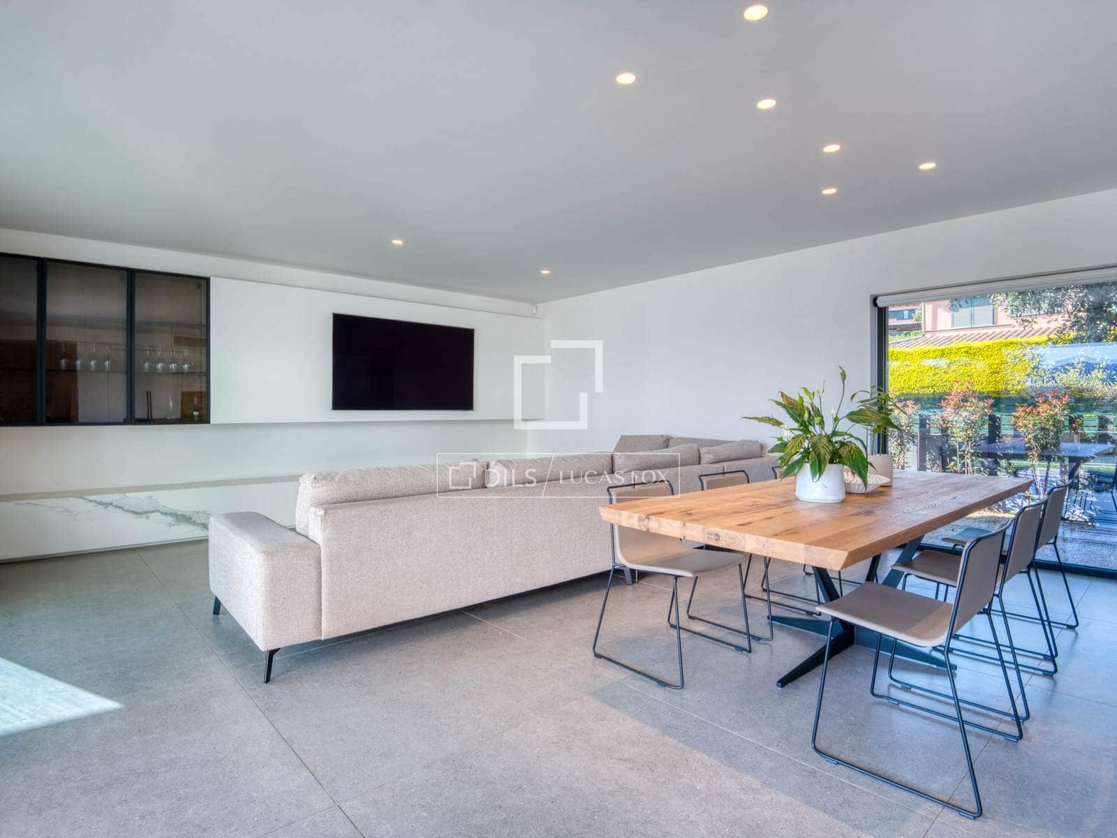 5 sypialnia Willa na sprzedaż w Santa Cristina d'Aro z basenem garażem - 2 325 000 € (Ref: 9797429)