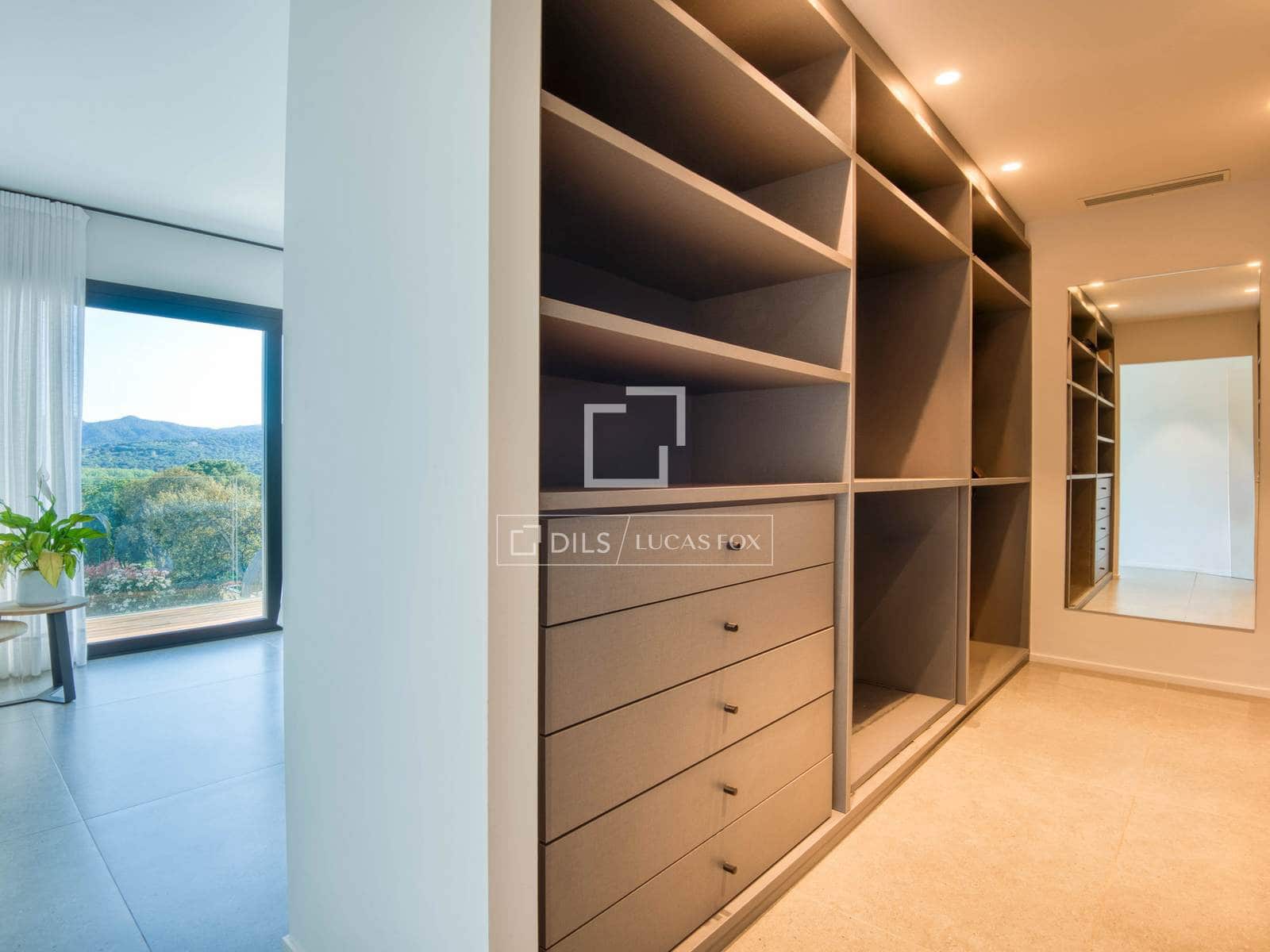 5 sypialnia Willa na sprzedaż w Santa Cristina d'Aro z basenem garażem - 2 325 000 € (Ref: 9797429)