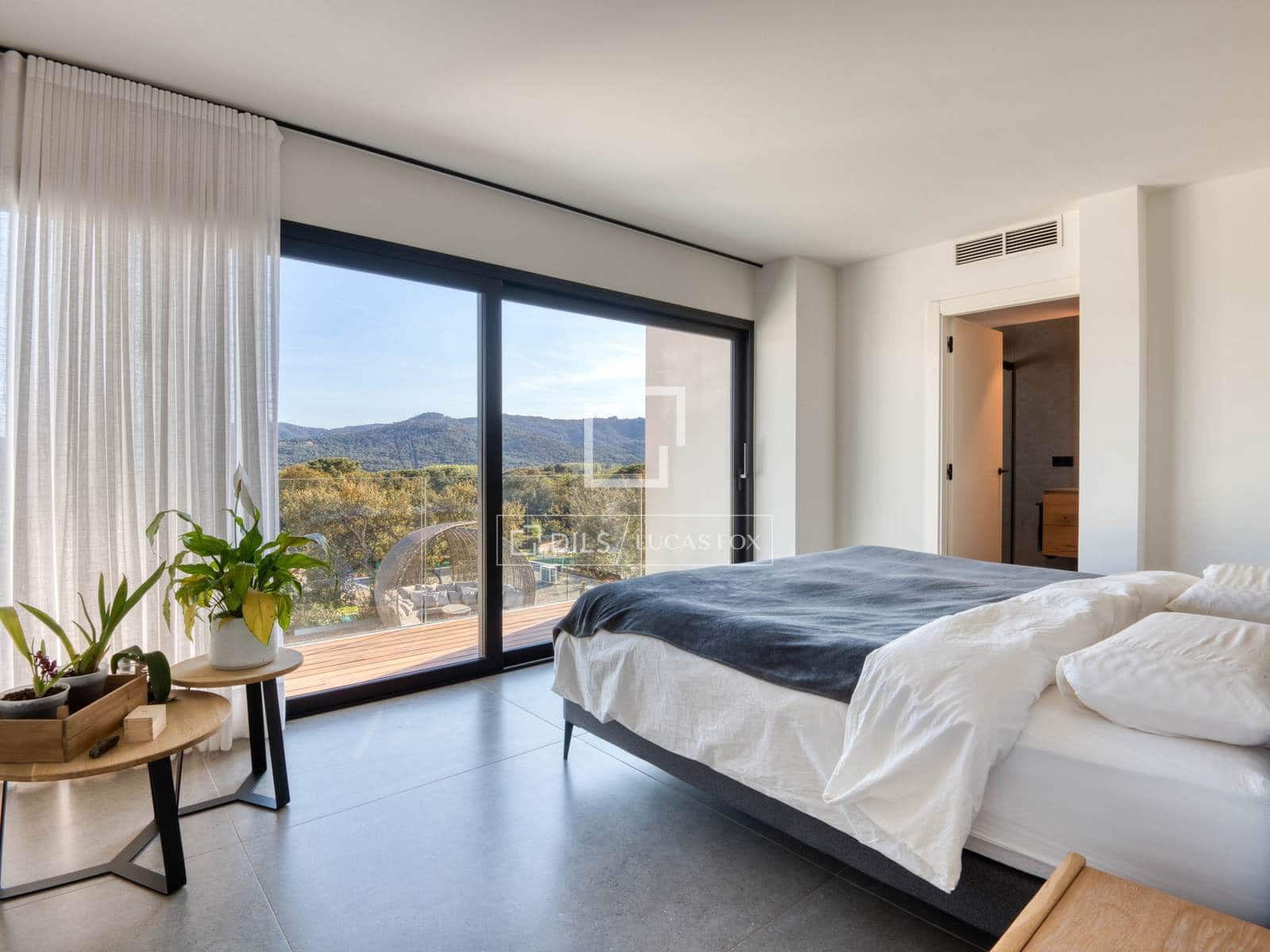 5 sypialnia Willa na sprzedaż w Santa Cristina d'Aro z basenem garażem - 2 325 000 € (Ref: 9797429)