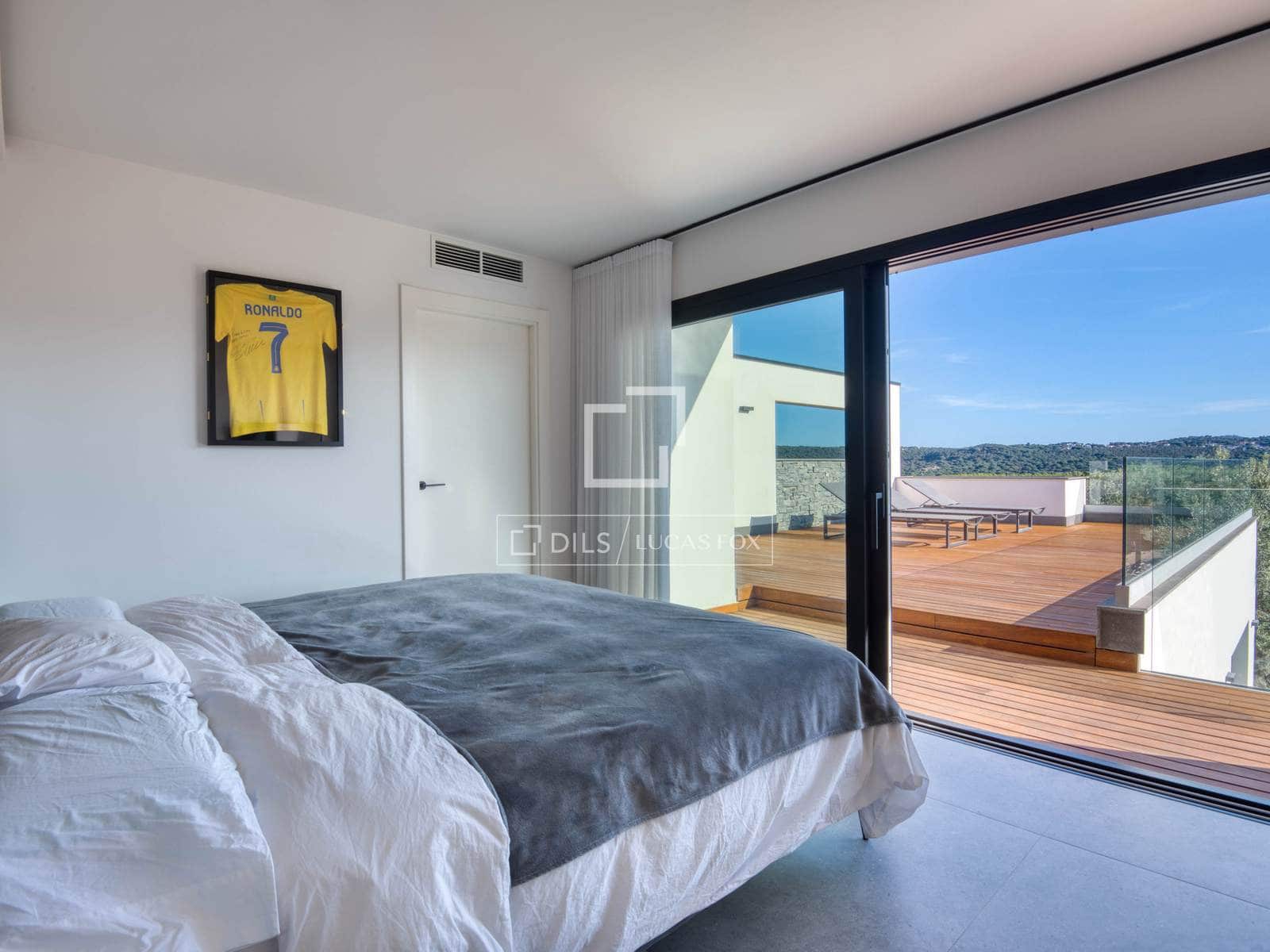 5 sypialnia Willa na sprzedaż w Santa Cristina d'Aro z basenem garażem - 2 325 000 € (Ref: 9797429)