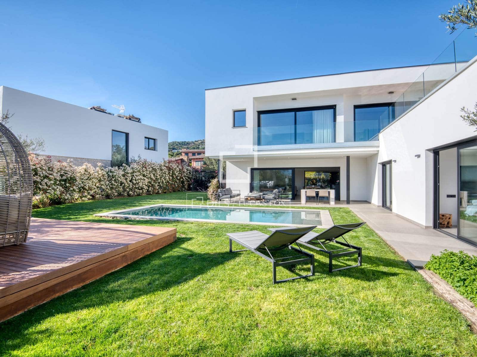 5 sypialnia Willa na sprzedaż w Santa Cristina d'Aro z basenem garażem - 2 325 000 € (Ref: 9797429)