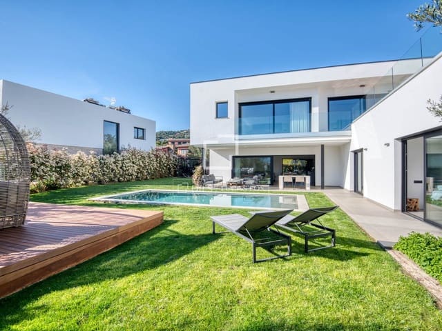 5 sypialnia Willa na sprzedaż w Santa Cristina d'Aro z basenem garażem - 2 325 000 € (Ref: 9797429)