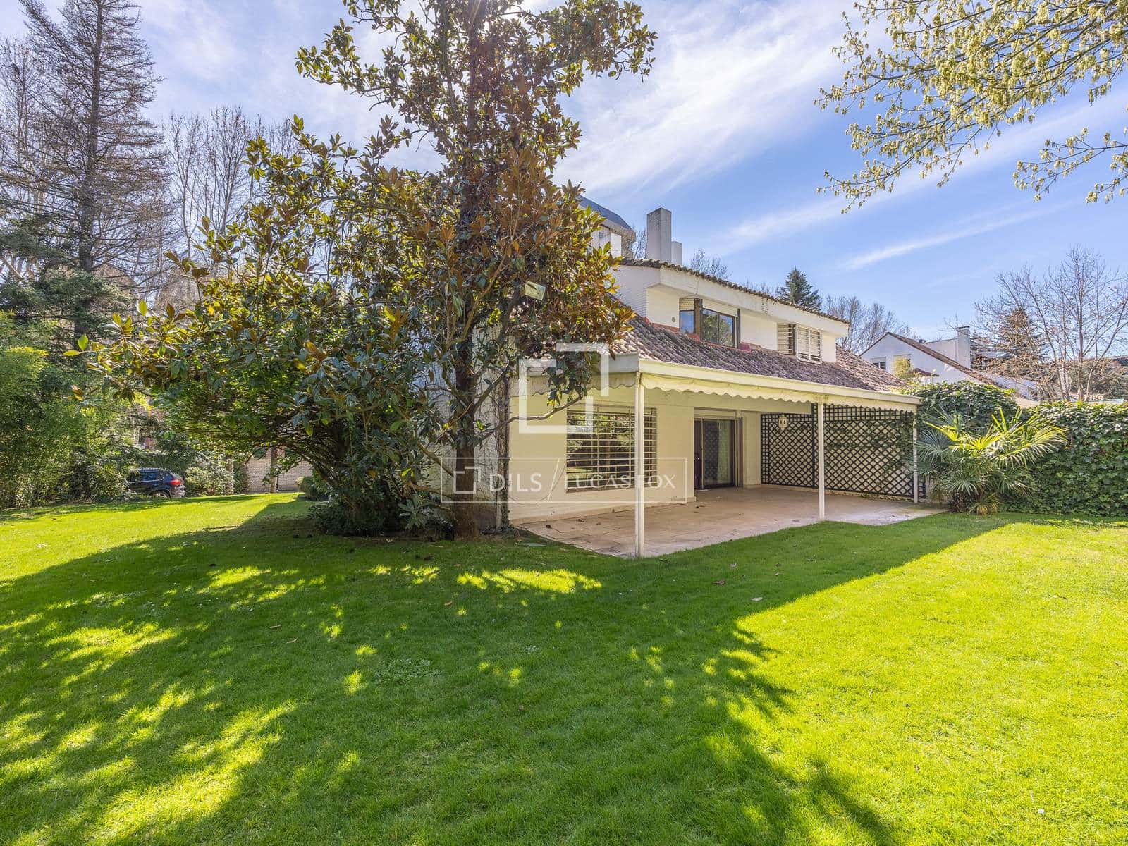 6 sypialnia Willa na sprzedaż w Miasto Madryt z basenem garażem - 2 700 000 € (Ref: 9798113)