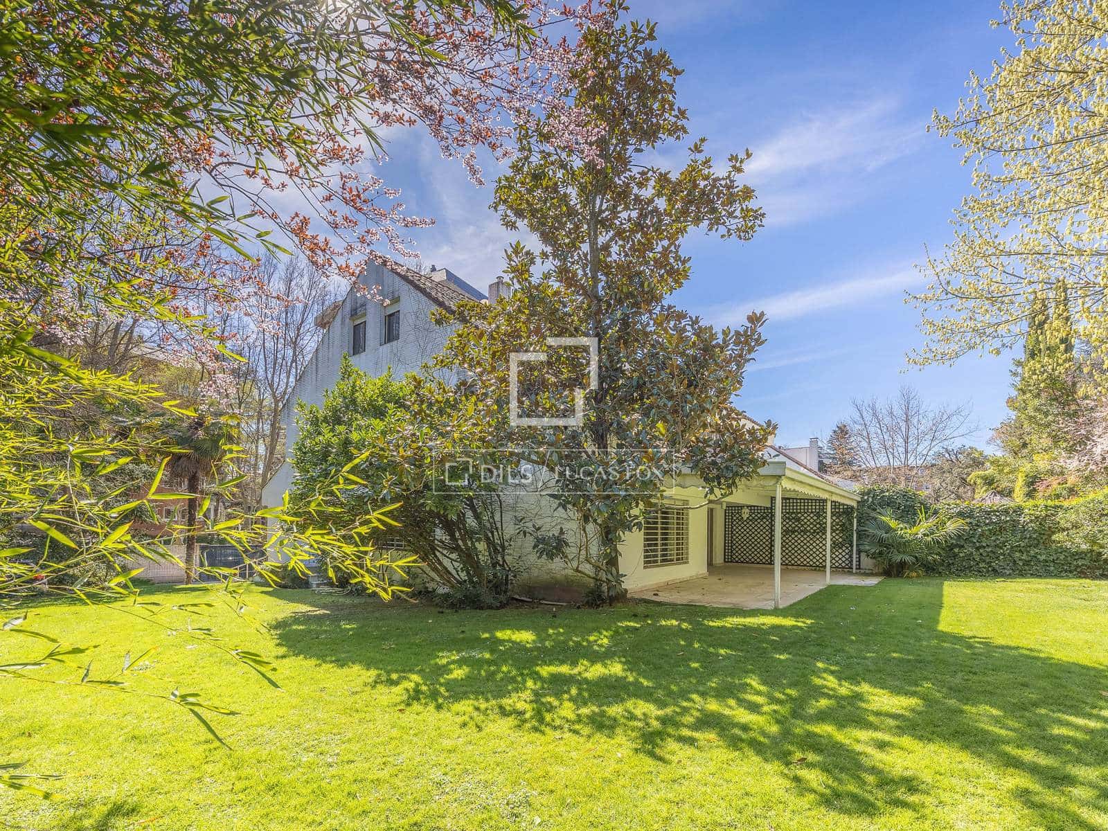 6 sypialnia Willa na sprzedaż w Miasto Madryt z basenem garażem - 2 700 000 € (Ref: 9798113)