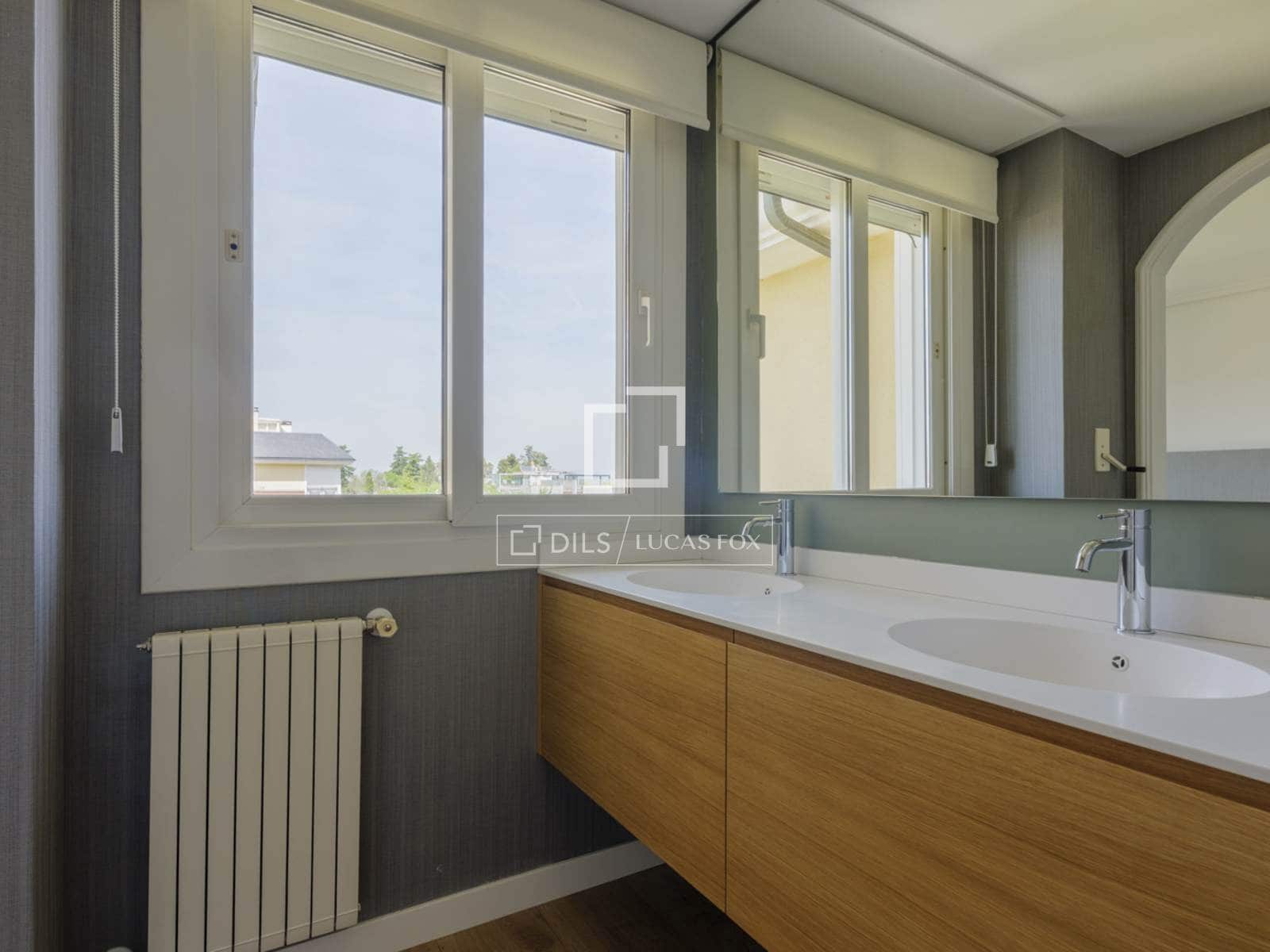 3 sypialnia Penthouse na sprzedaż w Miasto Madryt z basenem - 1 675 000 € (Ref: 9798255)