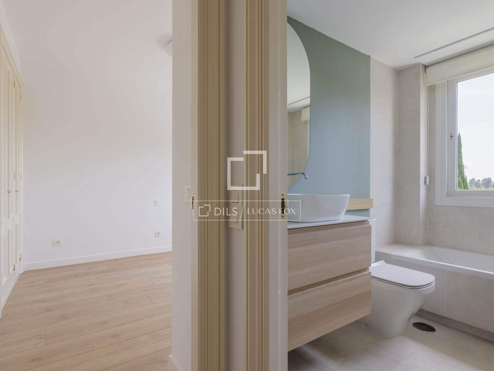 3 sypialnia Penthouse na sprzedaż w Miasto Madryt z basenem - 1 675 000 € (Ref: 9798255)