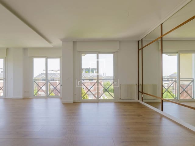 3 chambre Penthouse à vendre à Madrid ville avec piscine - 1 675 000 € (Ref: 9798255)