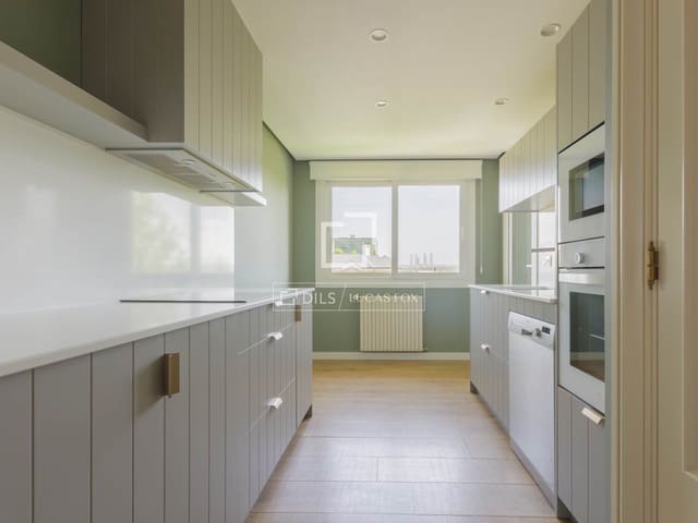 3 chambre Penthouse à vendre à Madrid ville avec piscine - 1 675 000 € (Ref: 9798255)