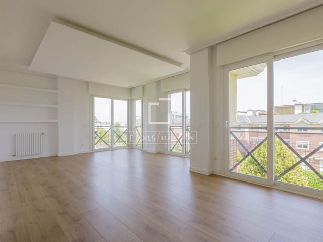 3 chambre Penthouse à vendre à Madrid ville avec piscine - 1 675 000 € (Ref: 9798255)