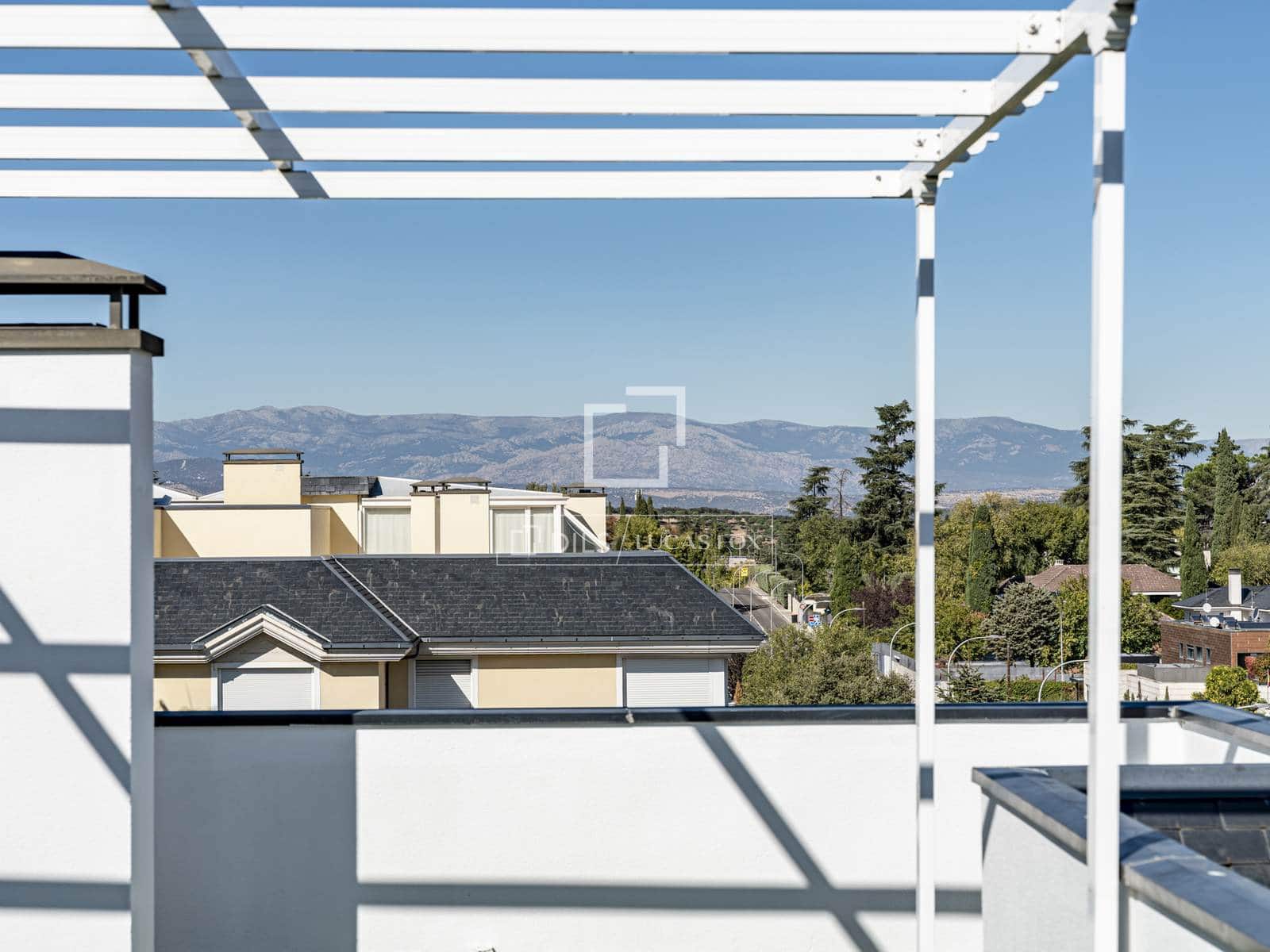 3 sypialnia Penthouse na sprzedaż w Miasto Madryt z basenem - 1 675 000 € (Ref: 9798255)