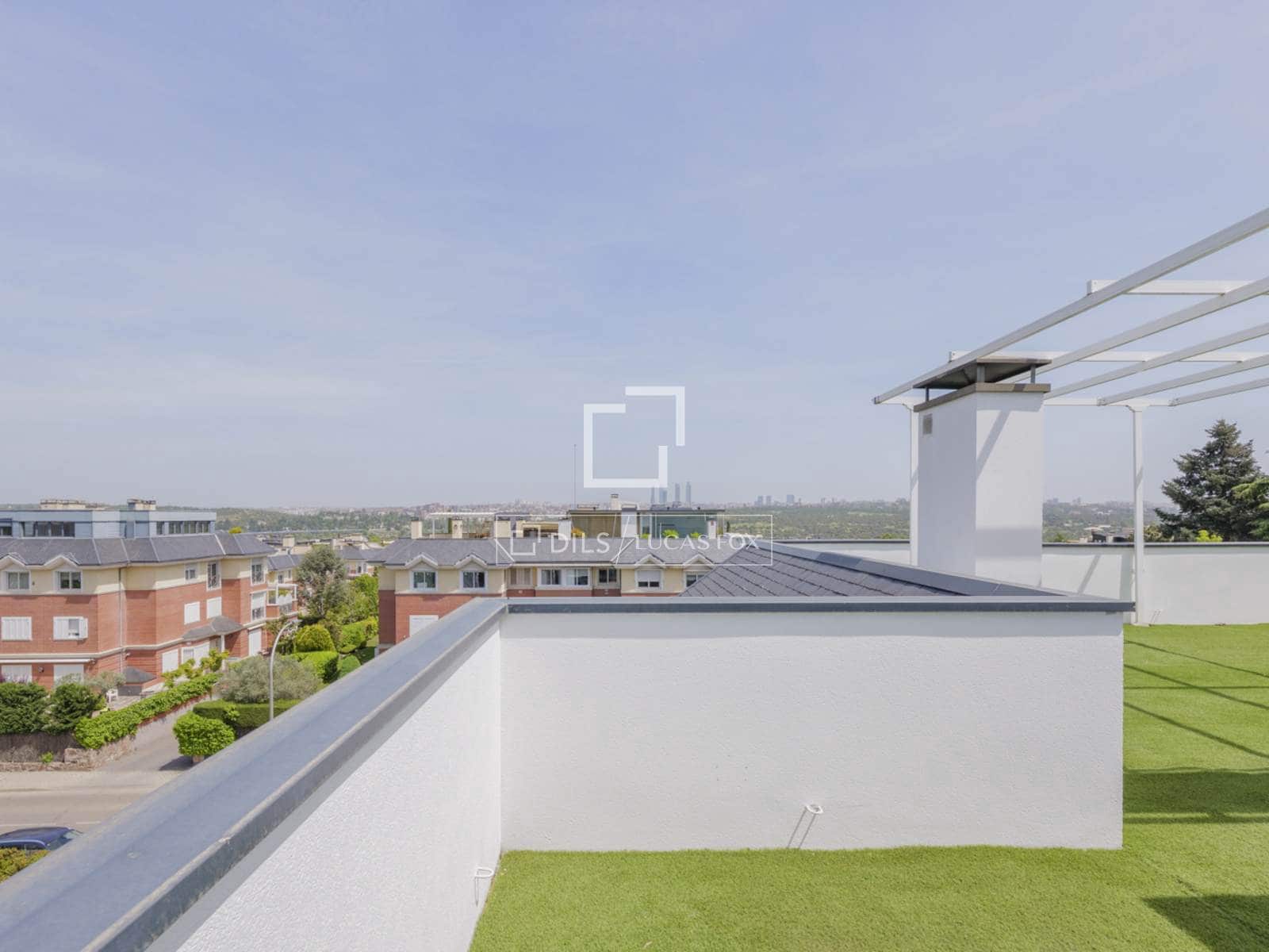 3 sypialnia Penthouse na sprzedaż w Miasto Madryt z basenem - 1 675 000 € (Ref: 9798255)