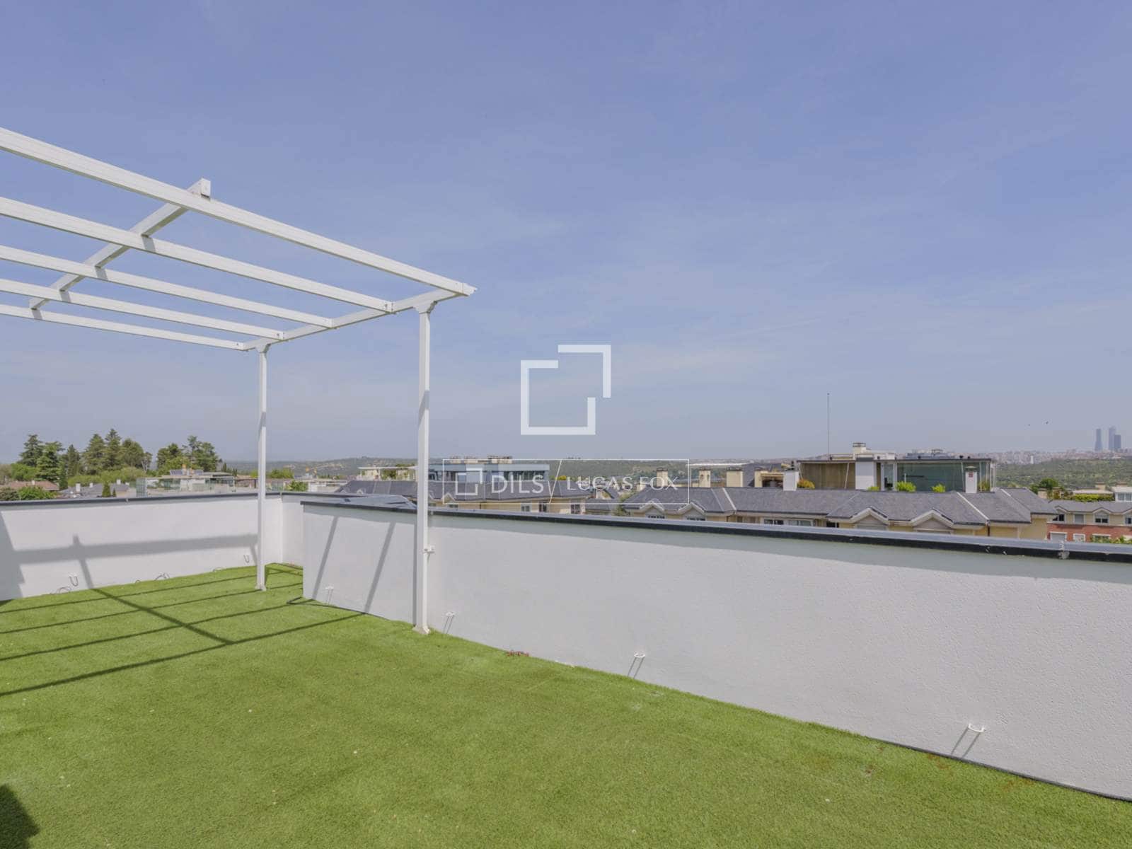 3 sypialnia Penthouse na sprzedaż w Miasto Madryt z basenem - 1 675 000 € (Ref: 9798255)