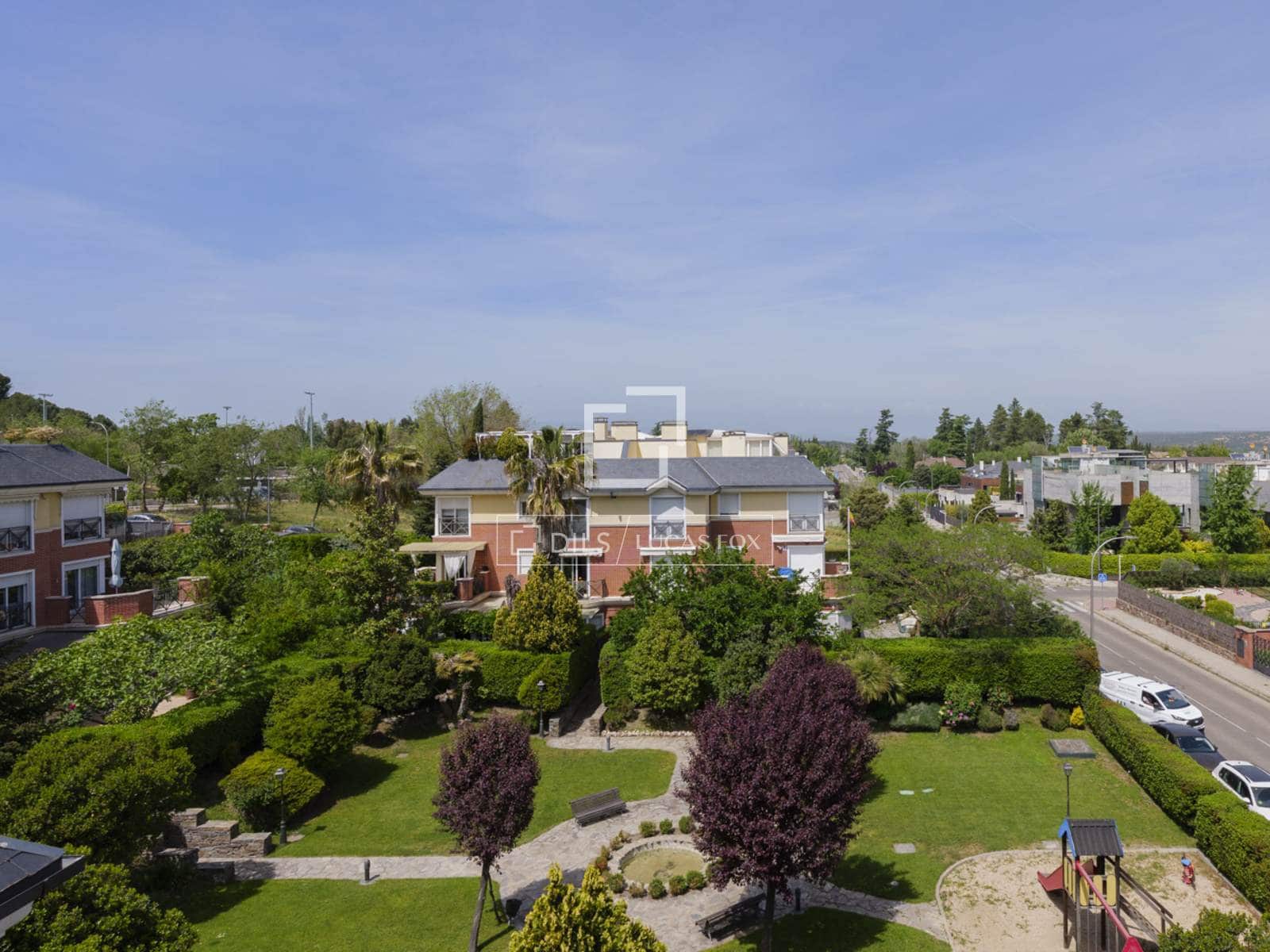 3 sypialnia Penthouse na sprzedaż w Miasto Madryt z basenem - 1 675 000 € (Ref: 9798255)