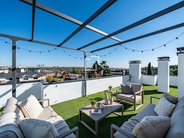 3 soverom Penthouse til salgs i Madrid by med svømmebasseng - € 1 595 000 (Ref: 9798255)