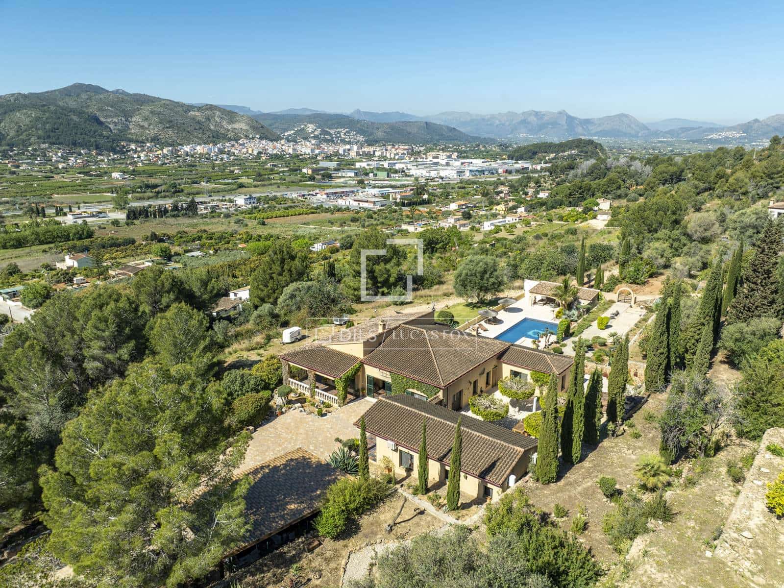 3 quarto Moradia para venda em Pedreguer com piscina garagem - 995 000 € (Ref: 9798354)