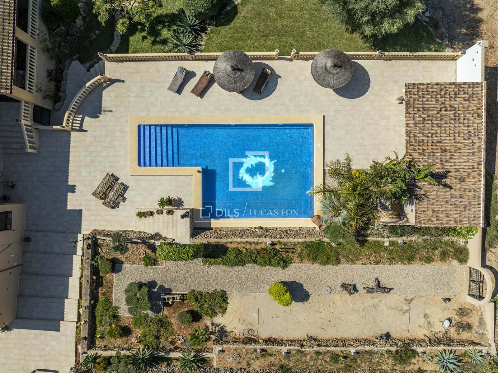 3 bedroom Villa for sale in Pedreguer with pool garage - € 995,000 (Ref: 9798354)