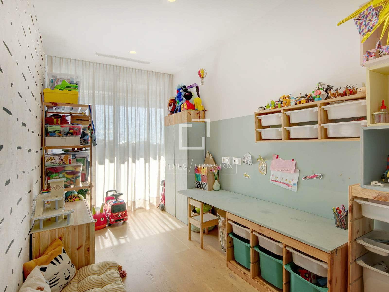 4 bedroom Apartment for sale in Sant Just Desvern with pool garage - € 770,000 (Ref: 9801438)