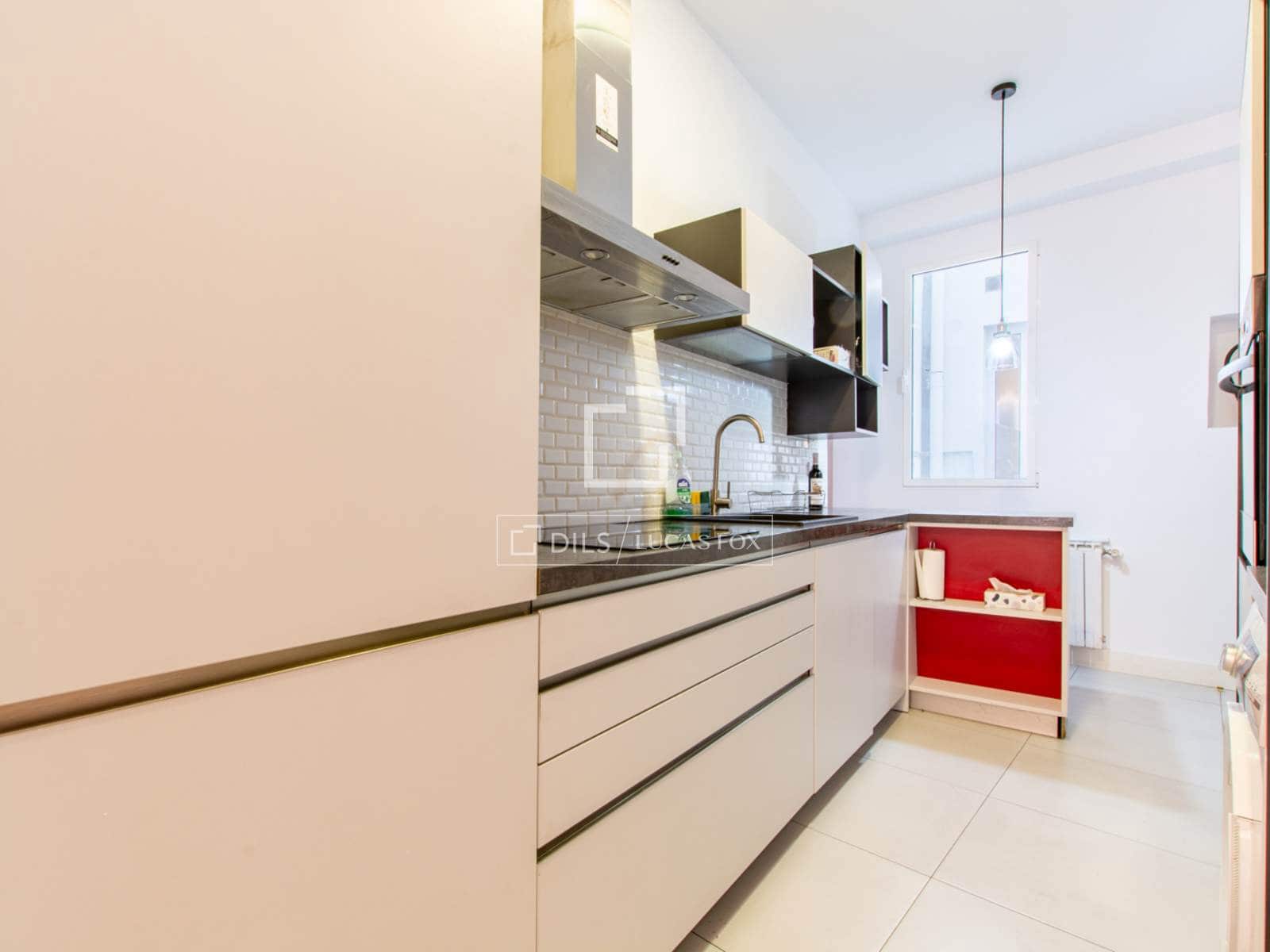 4 soverom Leilighet til leie i Madrid by - € 4 900 (Ref: 9801440)