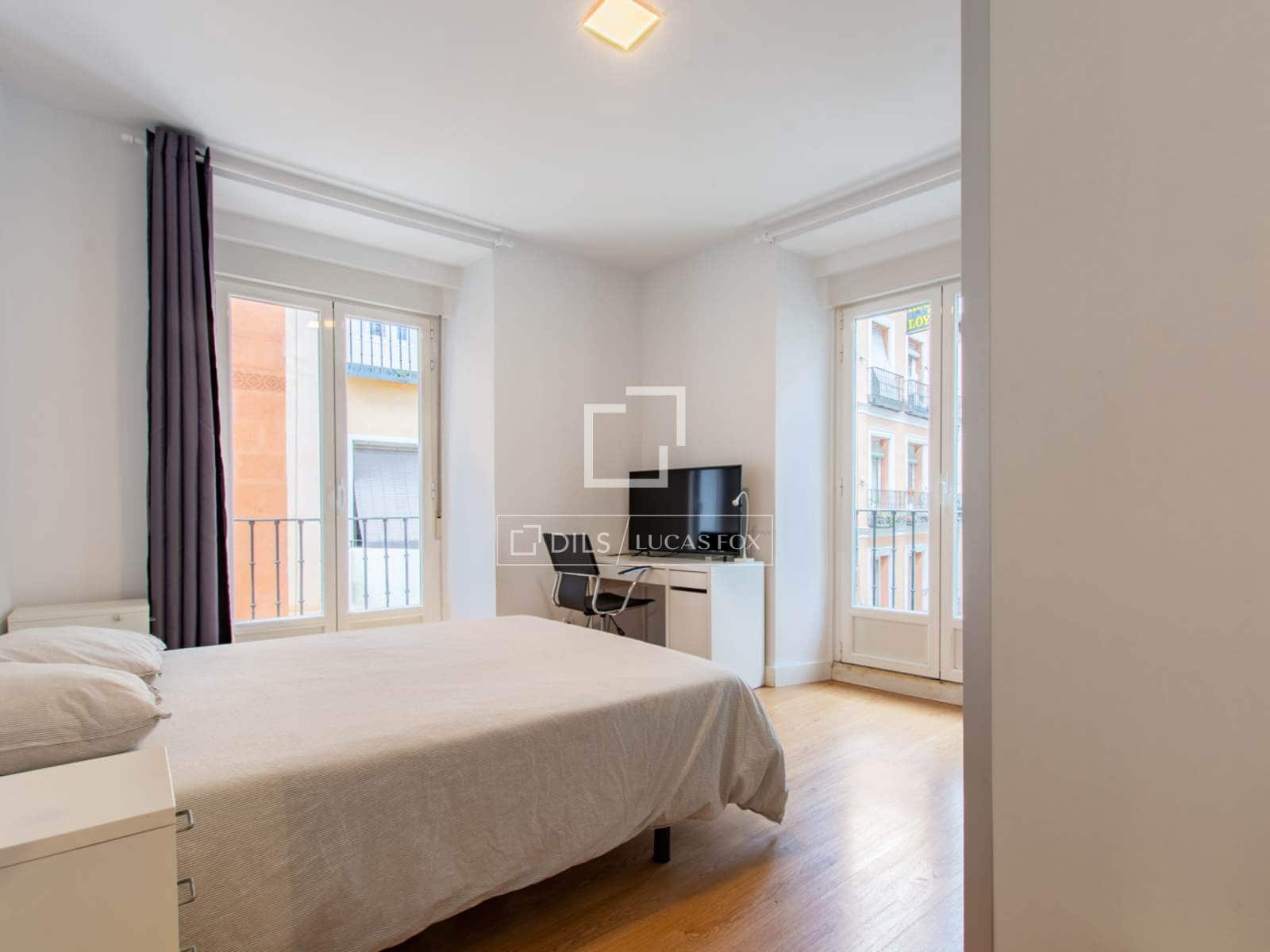 4 soverom Leilighet til leie i Madrid by - € 4 900 (Ref: 9801440)