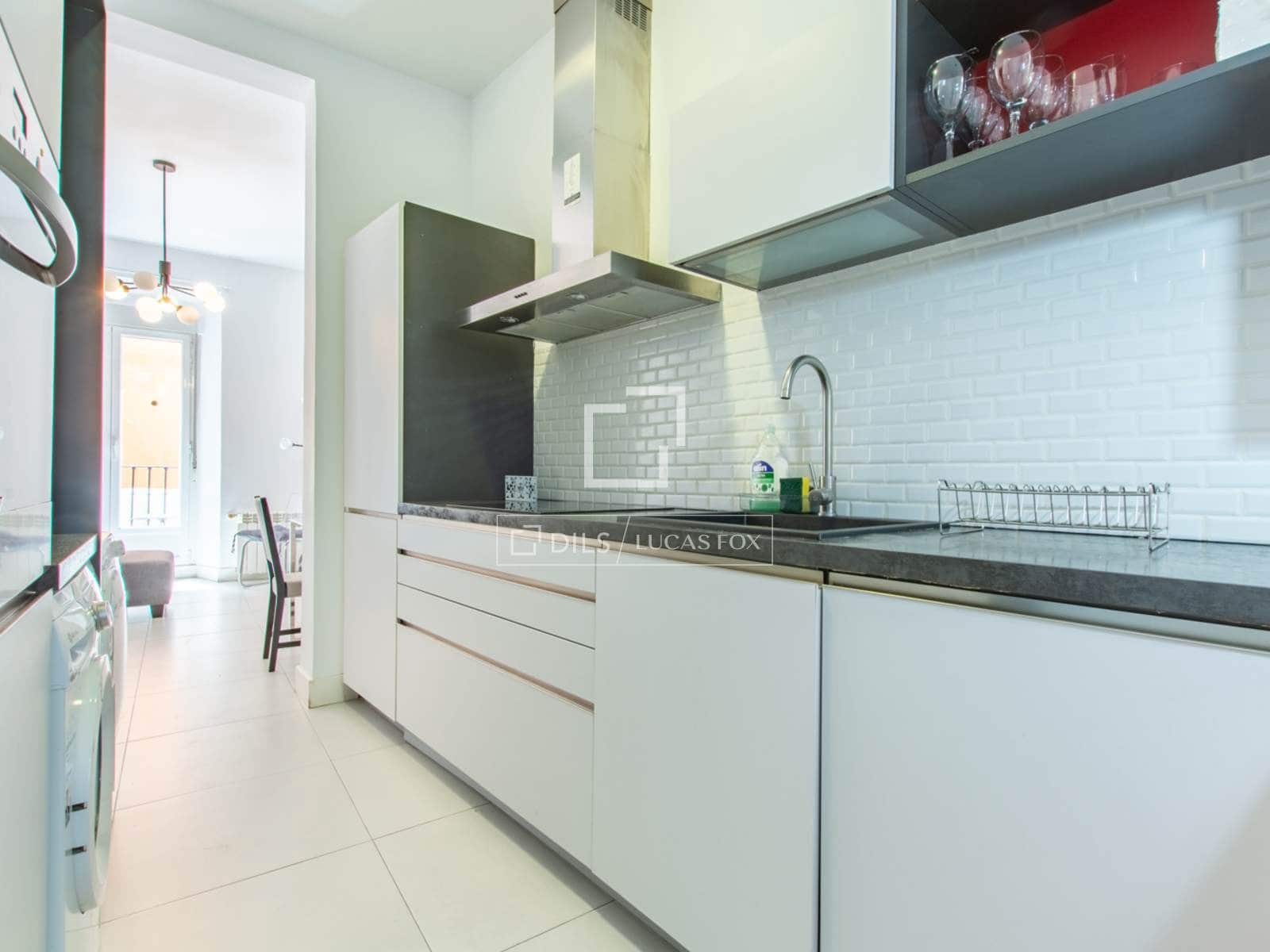 4 soverom Leilighet til leie i Madrid by - € 4 900 (Ref: 9801440)