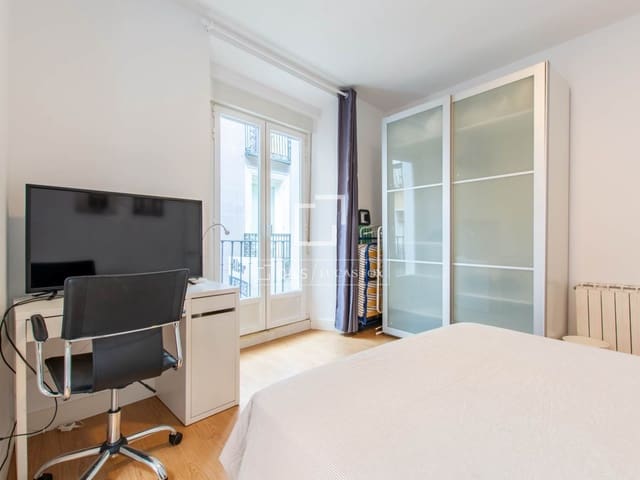 4 soverom Leilighet til leie i Madrid by - € 4 900 (Ref: 9801440)