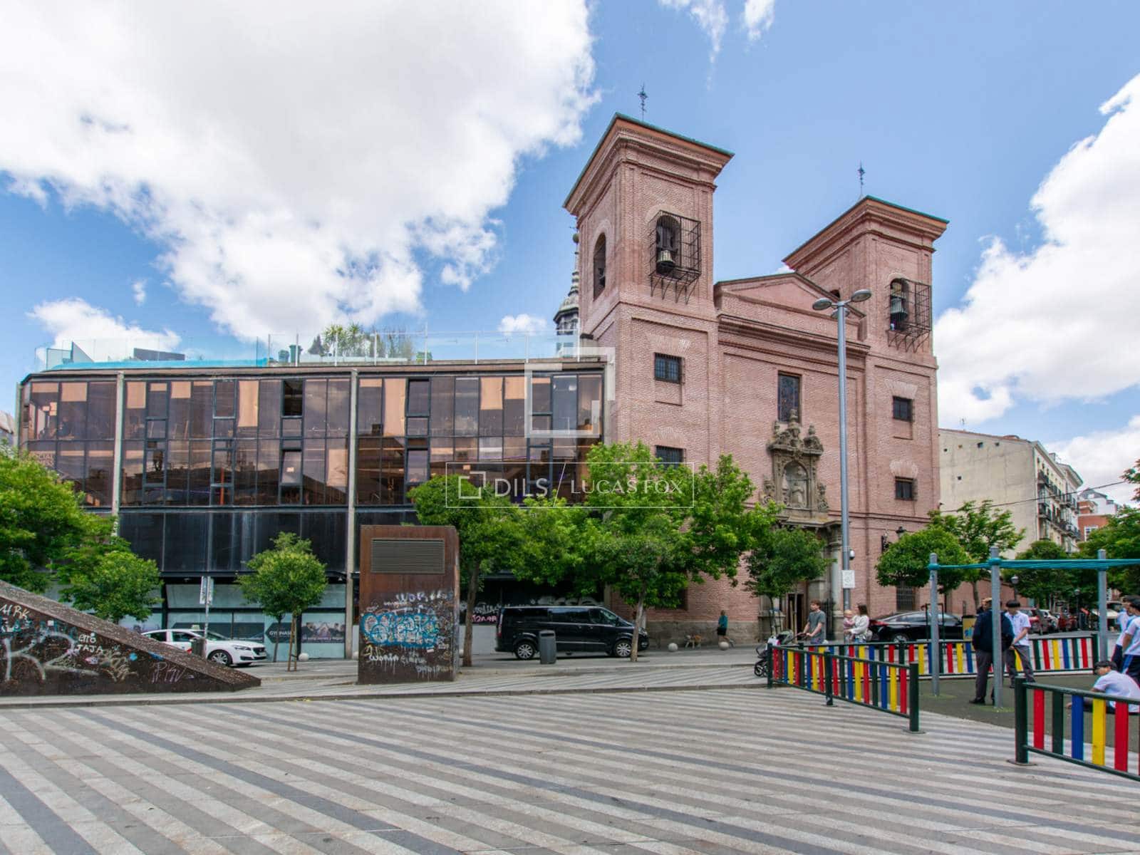 4 soverom Leilighet til leie i Madrid by - € 4 900 (Ref: 9801440)