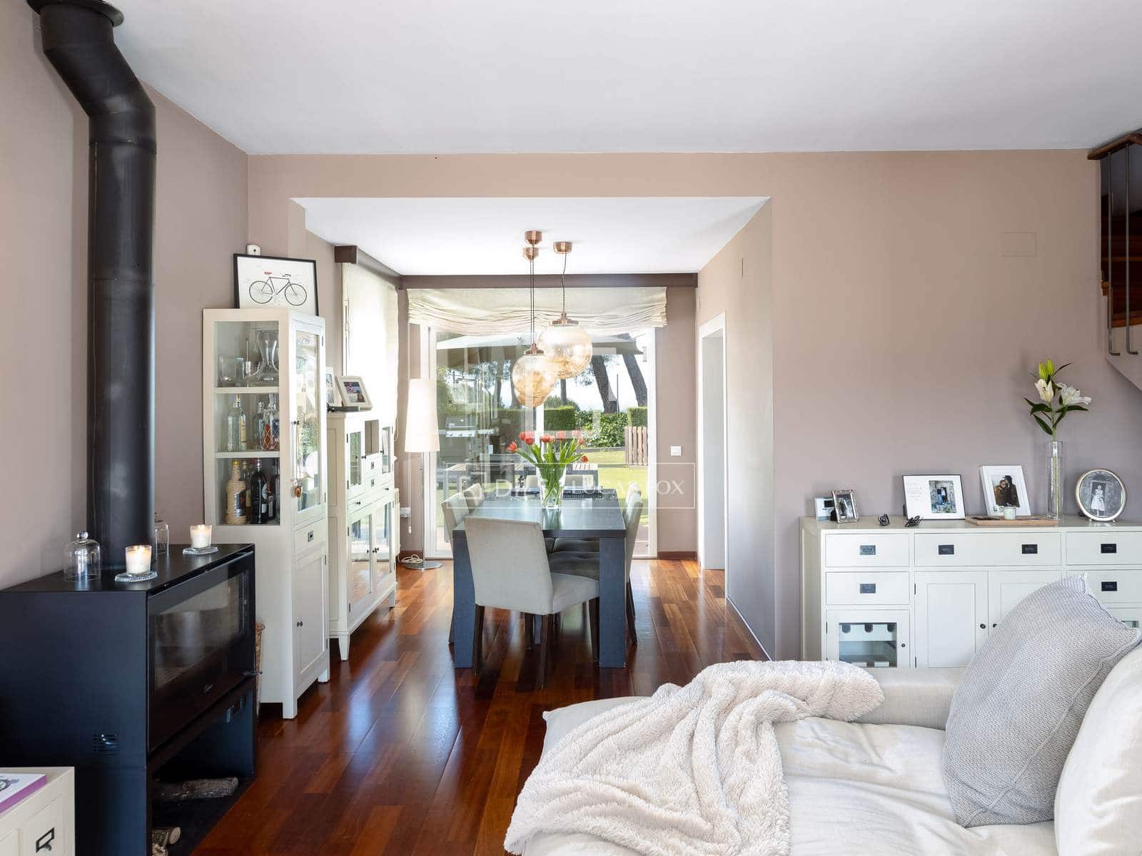 3 Zimmer Villa zu verkaufen in Sant Pol de Mar mit Pool Garage - 750.000 € (Ref: 9801441)