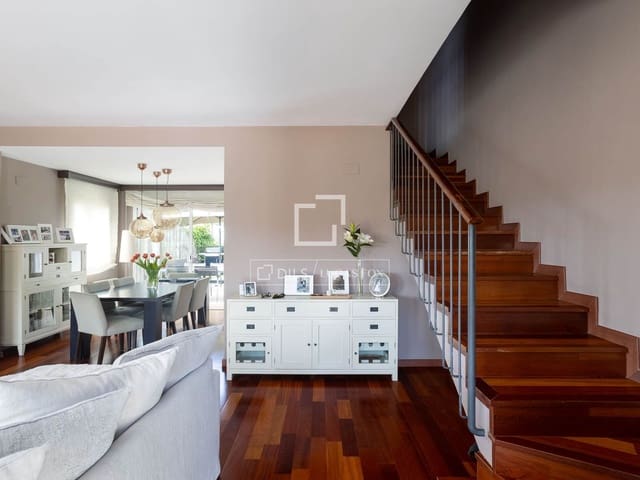 3 Zimmer Villa zu verkaufen in Sant Pol de Mar mit Pool Garage - 750.000 € (Ref: 9801441)