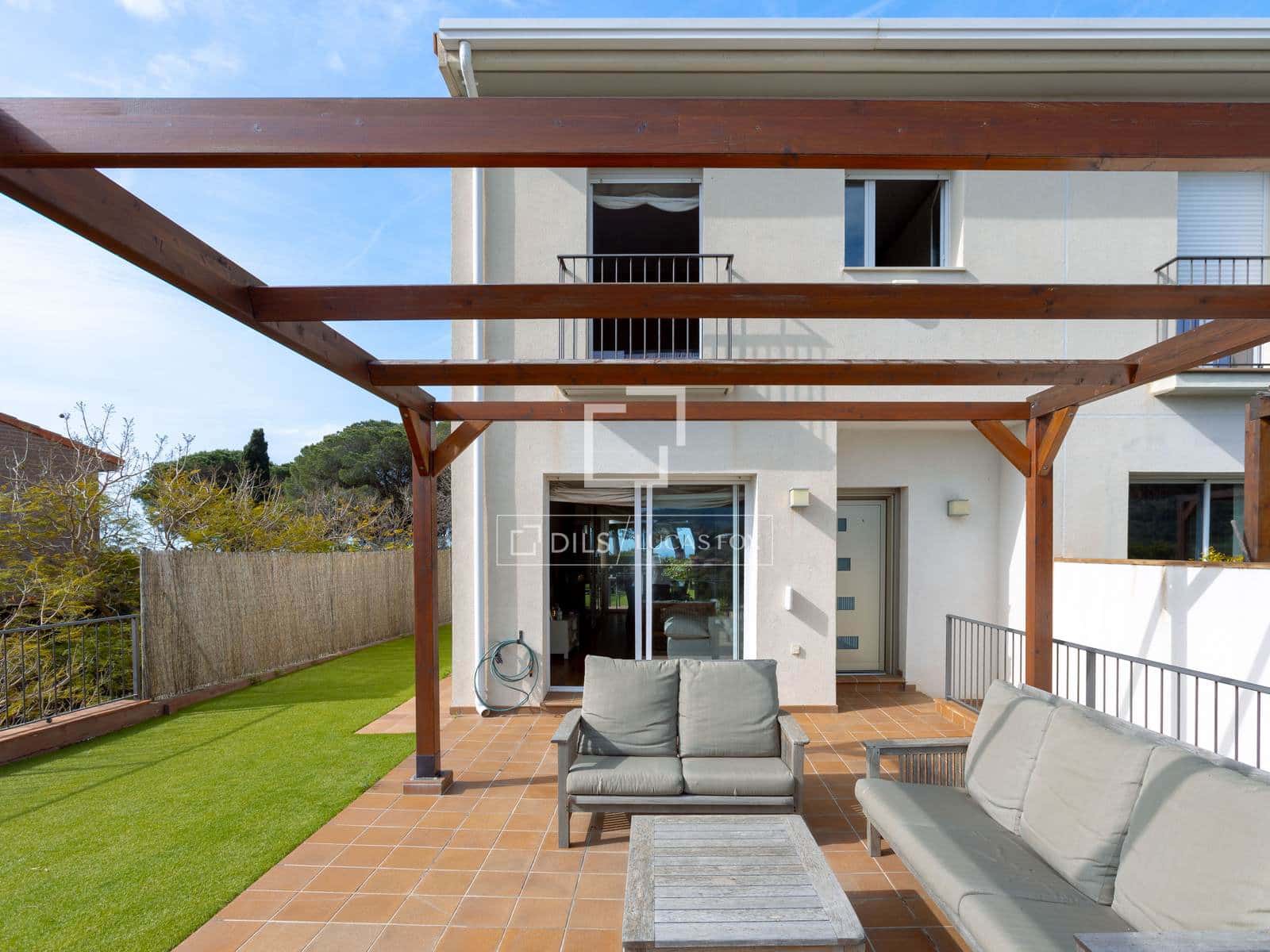3 Zimmer Villa zu verkaufen in Sant Pol de Mar mit Pool Garage - 750.000 € (Ref: 9801441)