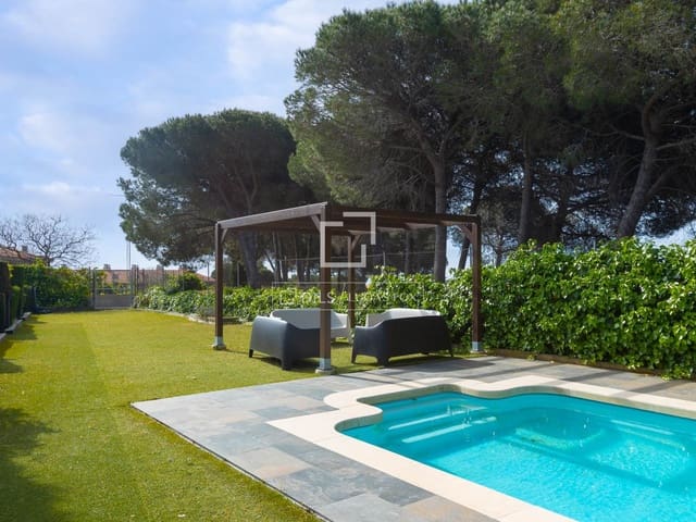 3 Zimmer Villa zu verkaufen in Sant Pol de Mar mit Pool Garage - 750.000 € (Ref: 9801441)
