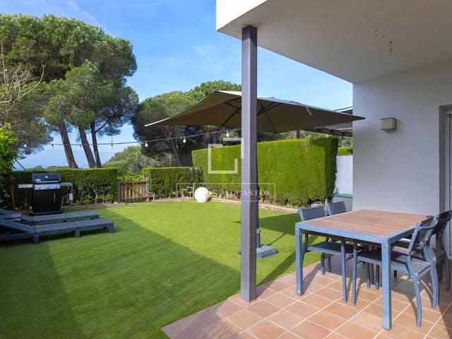 3 Zimmer Villa zu verkaufen in Sant Pol de Mar mit Pool Garage - 750.000 € (Ref: 9801441)